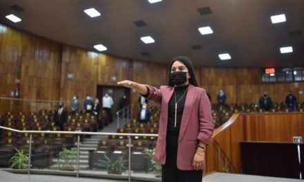 Asume Libni Sánchez el cargo de diputada por Camerino Z. Mendoza