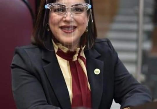 Rosalinda Galindo celebra registro en línea, de vacunación contra COVID-19 para personas mayores