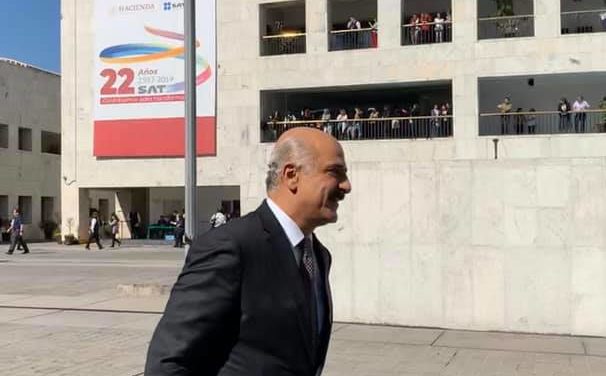 Ricardo Ahued solicita licencia