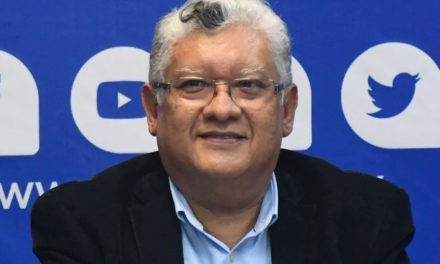 Joaquín Guzmán Avilés y Tito Delfín, chocan por la presidencia del PAN de Veracruz