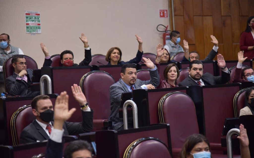 Reducirían financiamiento público a los partidos políticos