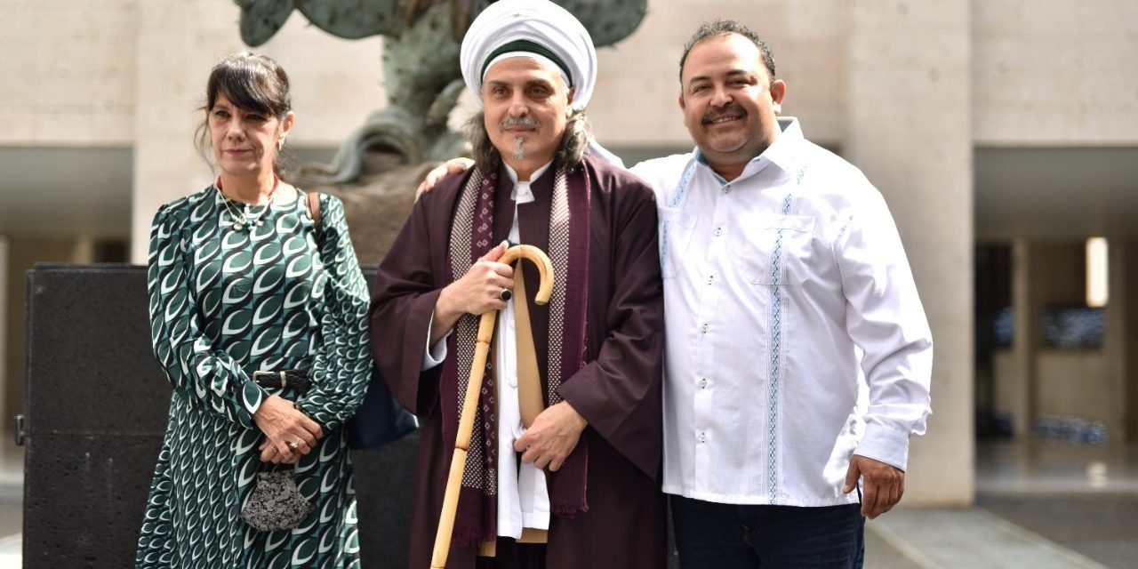 Recibe Congreso visita de Sheikh Esref Efendi