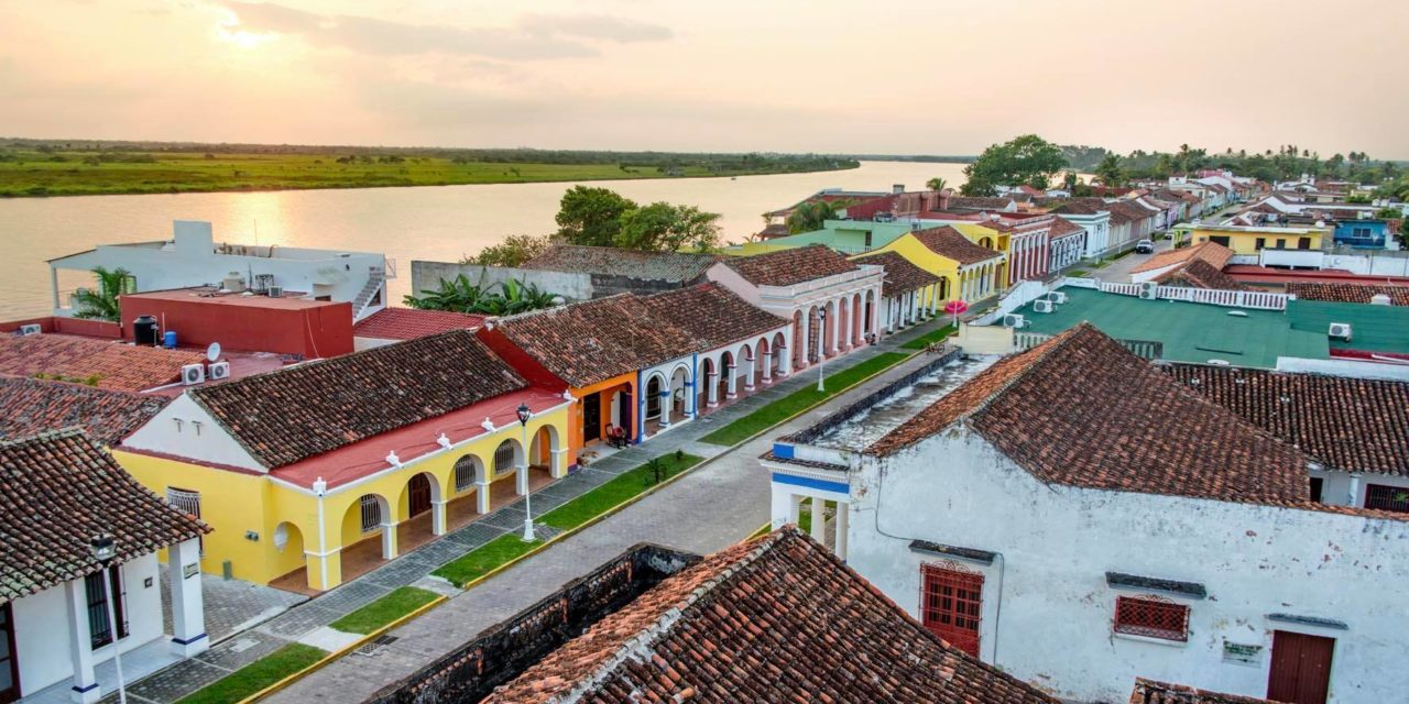 Insalubres restaurantes alejan al turismo en Tlacotalpan