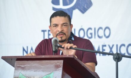 Veracruz volverá a ser semillero de jóvenes profesionistas y exitosos: Gómez Cazarín