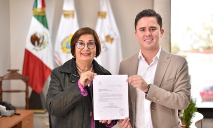 Entrega Rafa Fararoni Primer Informe Legislativo ante Mesa Directiva del Congreso de Veracruz