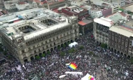 ¡Lo volvió a hacer! AMLO llenó el Zócalo de la CDMX