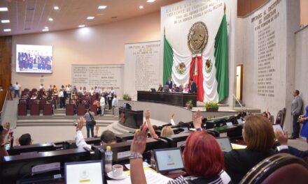 Vota Congreso de Veracruz Minutas sobre servicio público