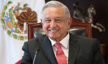 AMLO se autoimpuso el veto del INE 