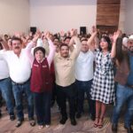 Desbandada de alcaldes perredistas; se suman públicamente al proyecto de Rocío Nahle