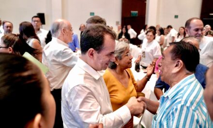 Presenta Pepe Yunes propuestas para recuperar la salud de Veracruz