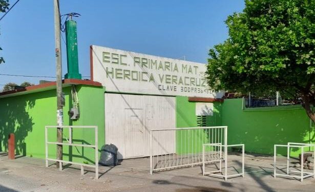 Cuotas escolares son voluntarias, reitera titular de la SEV Víctor Vargas