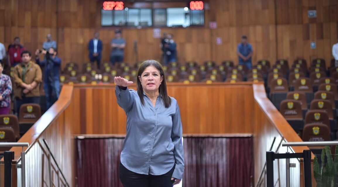 Asume Elvia Merlín el cargo de diputada por el Distrito de Cosoleacaque