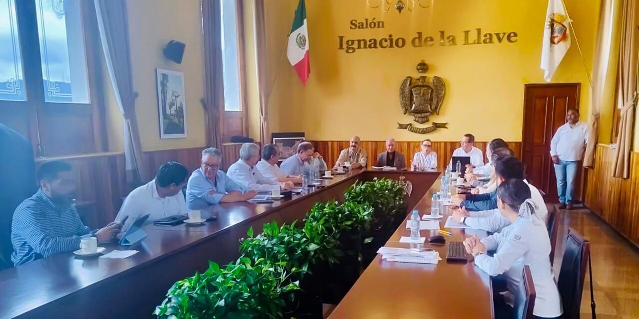 Continúa Rocío Nahle planeación de desarrollo vial en zona Centro