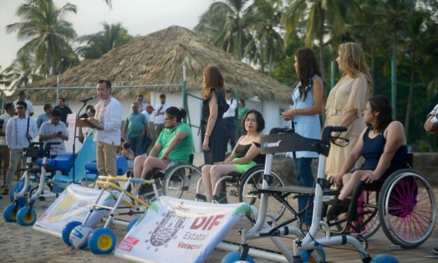 Veracruz a la vanguardia en inclusión social, inaugura Gobernador primera playa universal