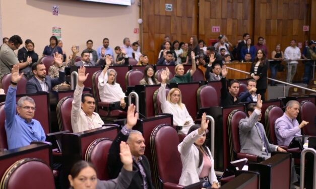 Declara Congreso la conformación de cuatro grupos legislativos