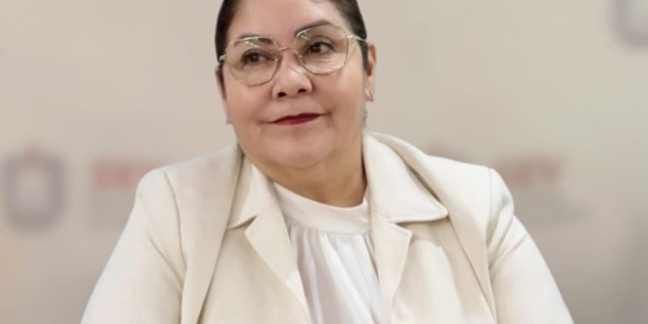 Claudia Tello llegó a la SEV con la espada desenvainada