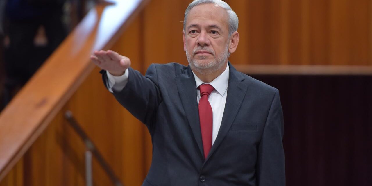 Reeligen a Domingo Bahena Corbalá como secretario general del Congreso