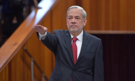 Reeligen a Domingo Bahena Corbalá como secretario general del Congreso