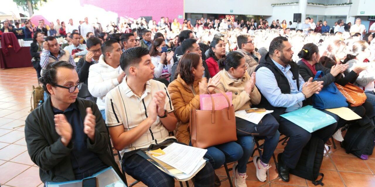 148 docentes en Veracruz, beneficiados con plazas y horas de servicio
