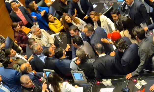 Astrolabio Político