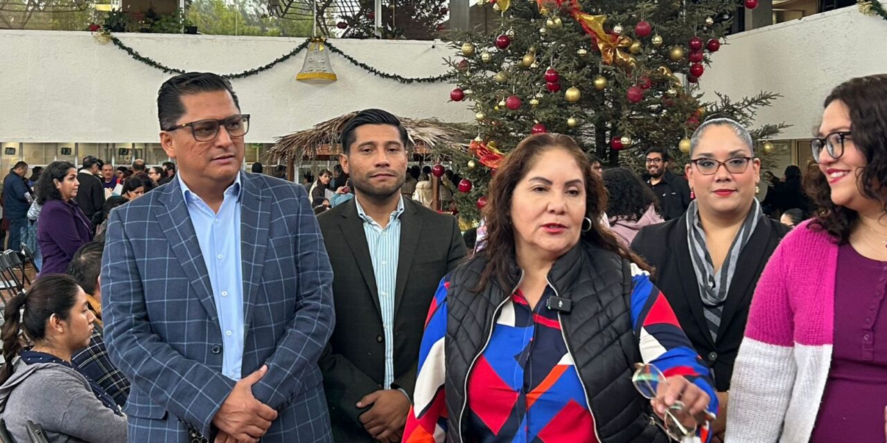 Maestros llegan a escuelas afirma Claudia Tello, supervisa entrega de órdenes de presentación