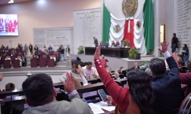 Da entrada Congreso a iniciativa que reformaría el Artículo 5 de la Constitución
