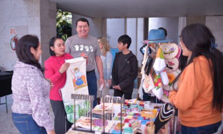 Exhiben en el Congreso del Estado artesanías de la región de Coatepec
