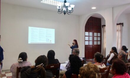 Capacita SECTUR a Tlacotalpan en calidad de servicios y hospitalidad