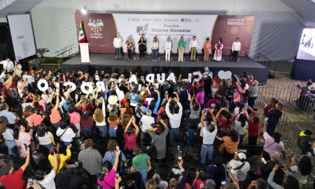 Estamos visibilizadas y acompañadas: Rocío Nahle al recibir a Claudia Sheinbaum