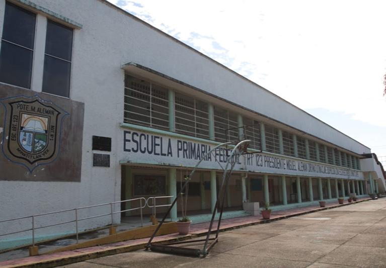 Inicia gobernadora reuniones con directores de escuelas primarias, serán 28 en todo el estado
