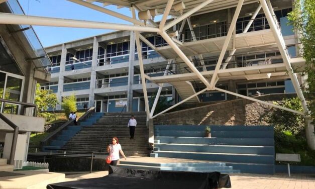 Inicia modalidad virtual y mixta en Administración de Negocios Internacionales y en Ciencias Políticas de FCAS-UV