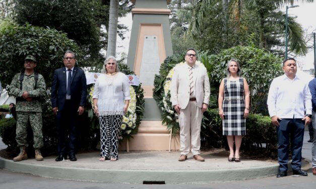 Reconocen legado educativo del ex gobernador Juan de Luz Enríquez en su aniversario luctuoso