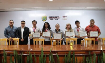 Medalla de bronce para estudiantes veracruzanos en Torneo Internacional Infomatrix Sudamérica 2025