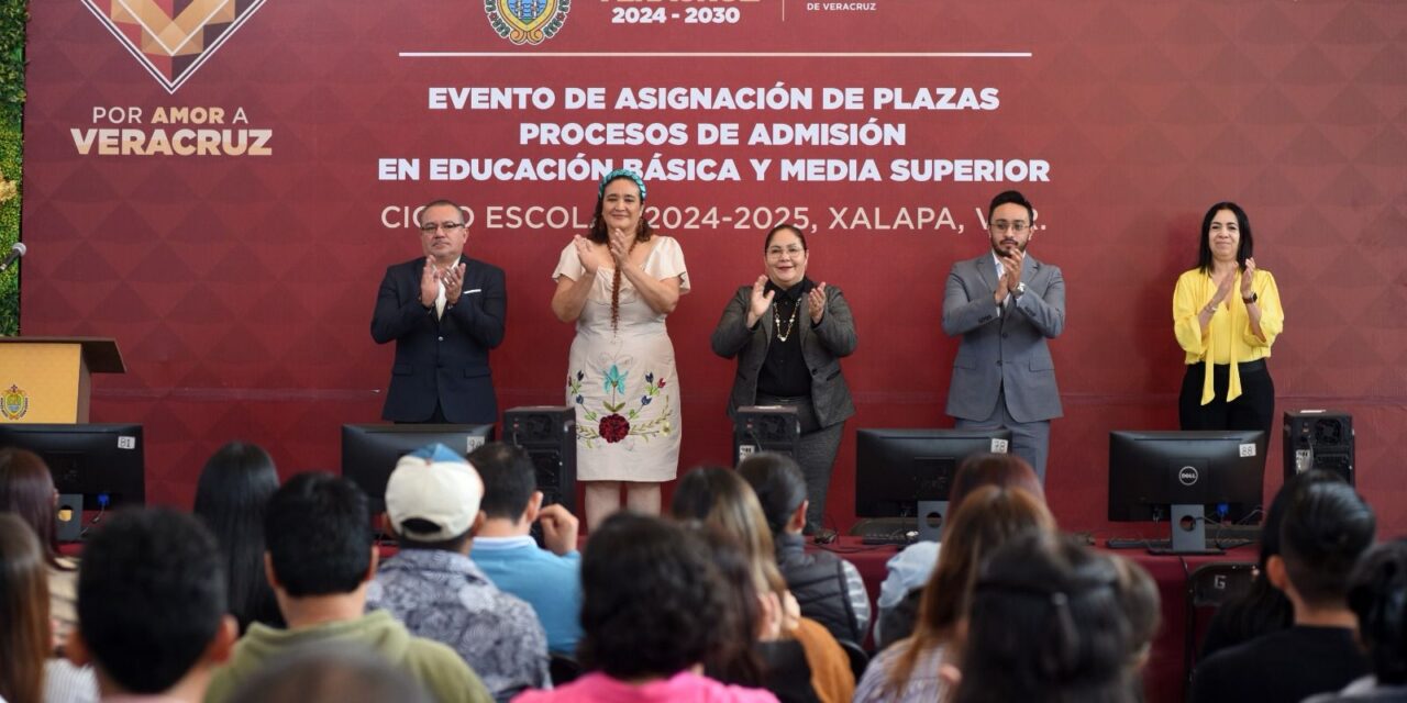 Asignan 110 plazas docentes bajo un proceso transparente y equitativo