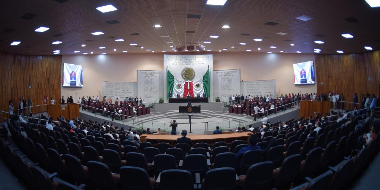 Avala Congreso de Veracruz minuta sobre simplificación administrativa