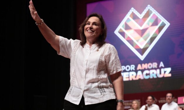 Rocío Nahle luce deshilado de&nbsp;Tlacotalpan&nbsp;en su Informe&nbsp;de 100 Días