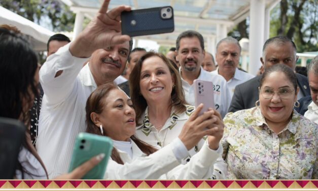 Doña Rocío con la educación 