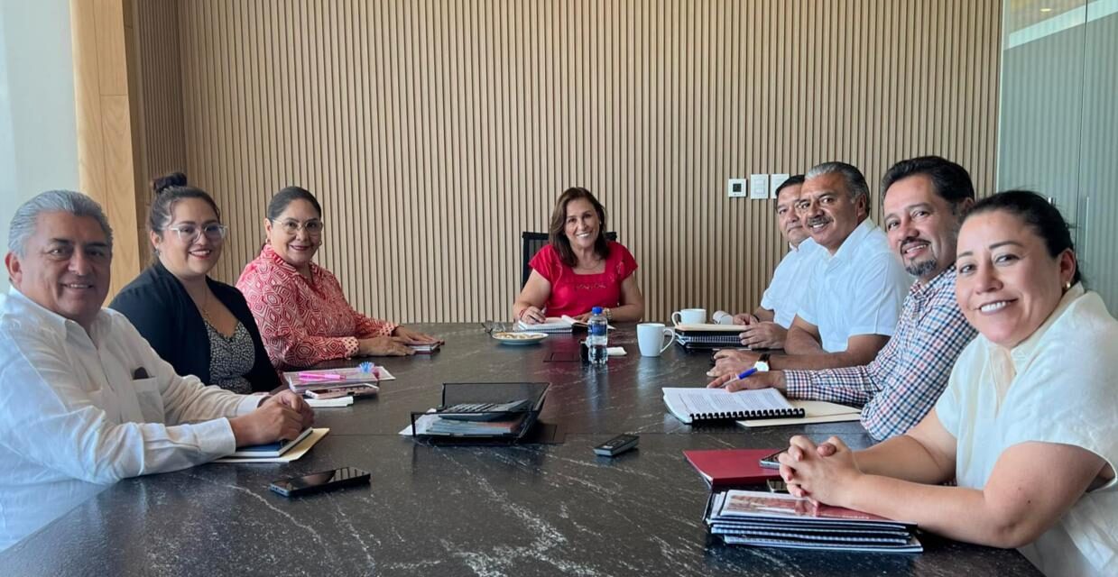 Respaldo a estudiantes y maestros para mejorar calidad educativa en Veracruz, destaca Rocío Nahle