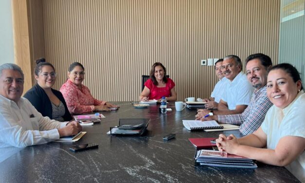 Respaldo a estudiantes y maestros para mejorar calidad educativa en Veracruz, destaca Rocío Nahle