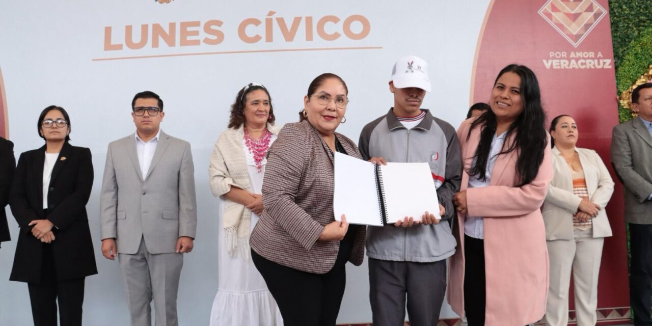 Entrega SEV materiales en braille y macrotipo a estudiantes del TEBAEV