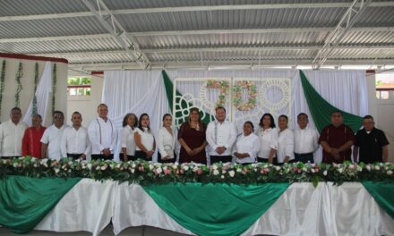 Reconoce SEV trayectoria y vocación docente de maestros