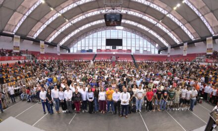 Rocío Nahle y Gobierno de México impulsan el futuro de 12 mil jóvenes con becas