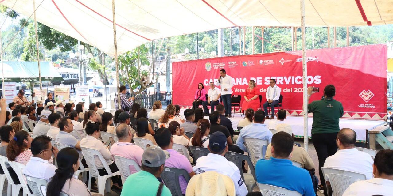 Caravana de Servicios llega con empleo y capacitación a Zongolica