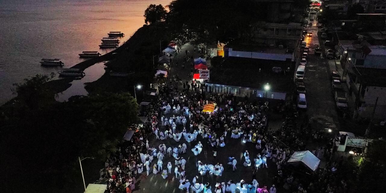 Todo un éxito tercer festival nacional del folklore Vive Catemaco 2025