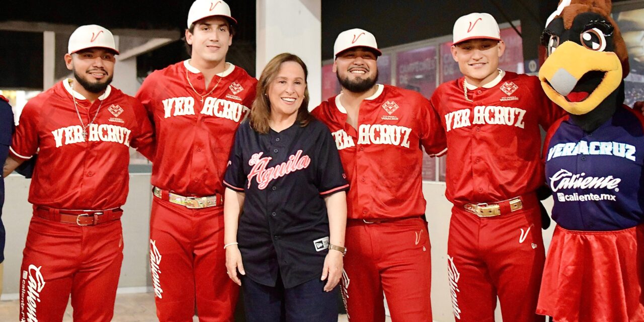 Rocío Nahle acompaña a El Águila de Veracruz en el inicio de temporada de la Liga Mexicana de Béisbol