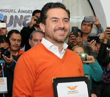 Astrolabio Político