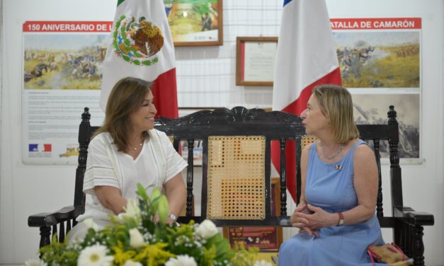Gobernadora recibe a Embajadora de Francia en histórica conmemoración