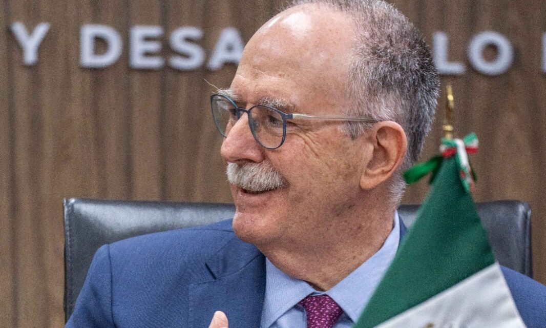 Ganaderos exigen renuncia de Julio Berdegué