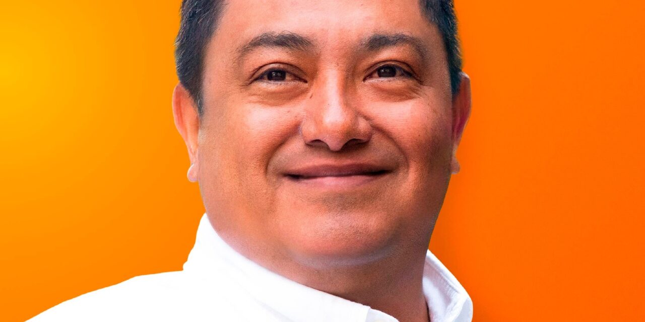 Román Moreno suelta patadas de ahogado en Xalapa
