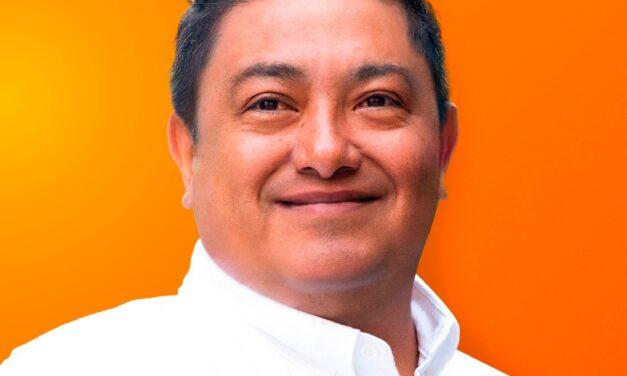 Román Moreno suelta patadas de ahogado en Xalapa